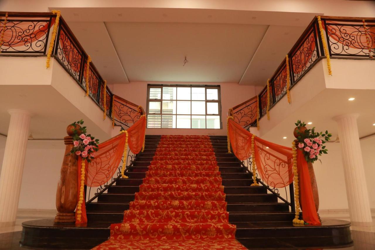 Готель The Orange Flag, Phulambri Ganori Екстер'єр фото